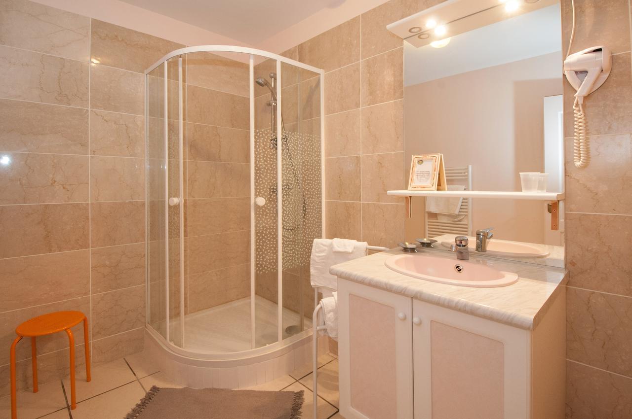 Bed and Breakfast La Janenquelle Sarry  Zewnętrze zdjęcie