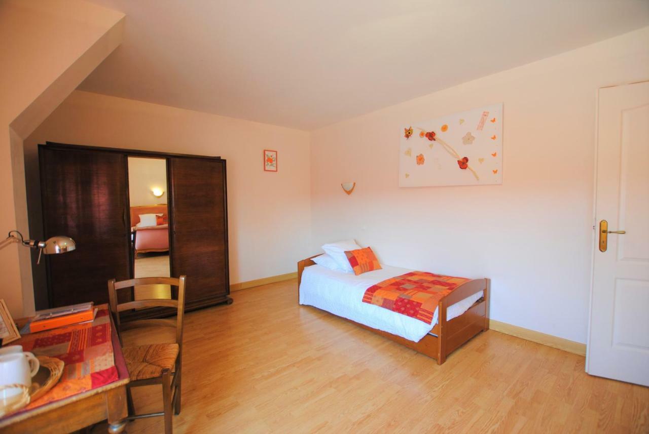 Bed and Breakfast La Janenquelle Sarry  Zewnętrze zdjęcie