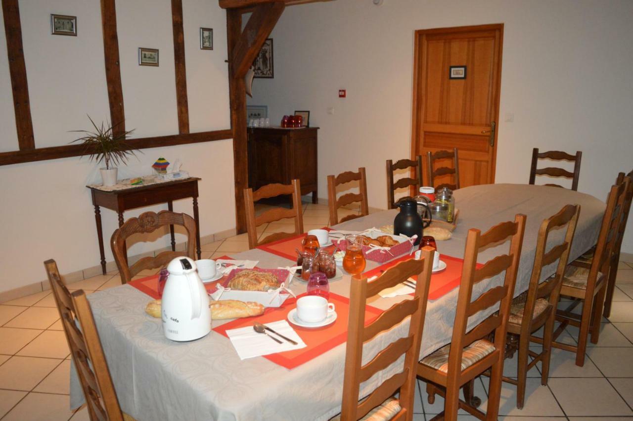 Bed and Breakfast La Janenquelle Sarry  Zewnętrze zdjęcie